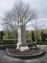 Militair Ereveld Grebbeberg monument achtste Regiment Infanterie 8 RI 200