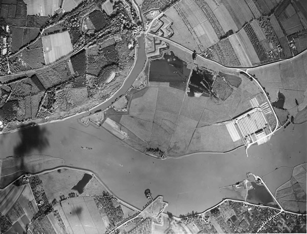 Luchtfoto van de Grebbeberg en de Spees uit 1939